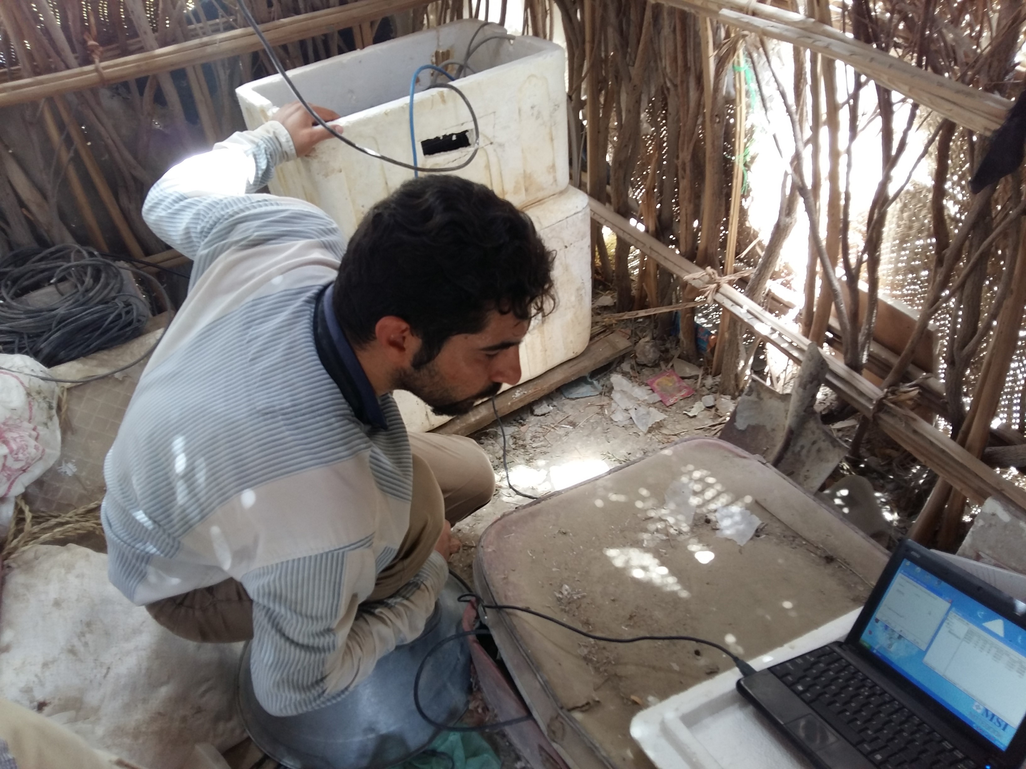 Installing a seismograph in the Makran subduction zone, SE Iran (Sep. 2017)